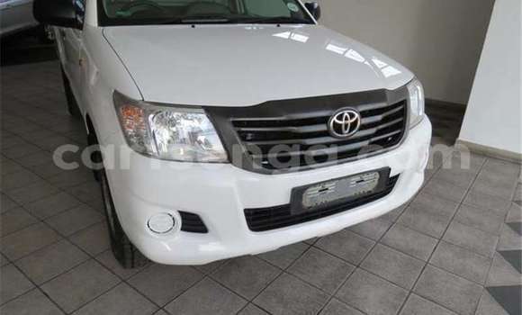 Nunua Ilio tumika Toyota Hilux White Gari ndani ya Manzini nchini Manzini Nunua Ilio tumika Toyota Hilux White Gari ndani ya Manzini nchini Manzini
