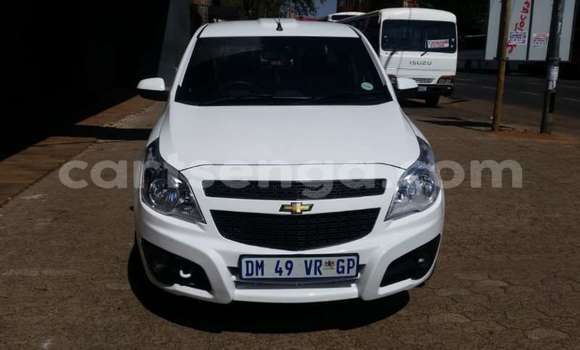Buy Used Chevrolet Corsa White Car in Bhunya in Manzini Buy Used Chevrolet Corsa White Car in Bhunya in Manzini