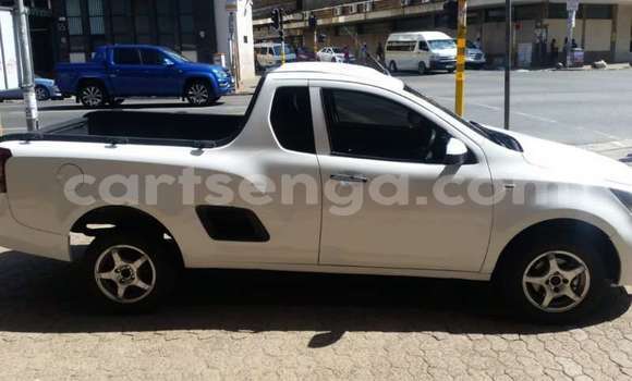Buy Used Chevrolet Corsa White Car in Bhunya in Manzini Buy Used Chevrolet Corsa White Car in Bhunya in Manzini