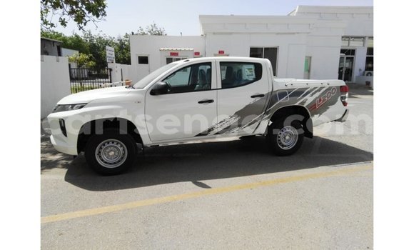 Buy Import Mitsubishi L200 White Car in Import - Dubai in Hhohho Buy Import Mitsubishi L200 White Car in Import - Dubai in Hhohho