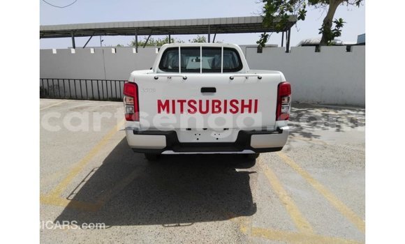 Buy Import Mitsubishi L200 White Car in Import - Dubai in Hhohho Buy Import Mitsubishi L200 White Car in Import - Dubai in Hhohho