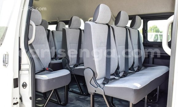 Buy Import Toyota Hiace White Car in Import - Dubai in Hhohho Buy Import Toyota Hiace White Car in Import - Dubai in Hhohho