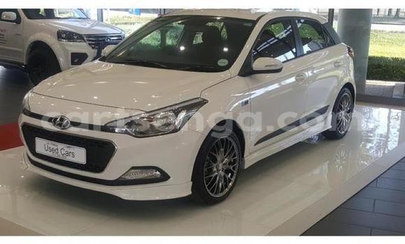 Acheter Occasion Voiture Hyundai i20 Blanc à Big Bend, Lubombo District Acheter Occasion Voiture Hyundai i20 Blanc à Big Bend, Lubombo District