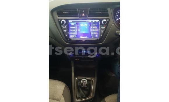 Acheter Occasion Voiture Hyundai i20 Blanc à Big Bend, Lubombo District Acheter Occasion Voiture Hyundai i20 Blanc à Big Bend, Lubombo District