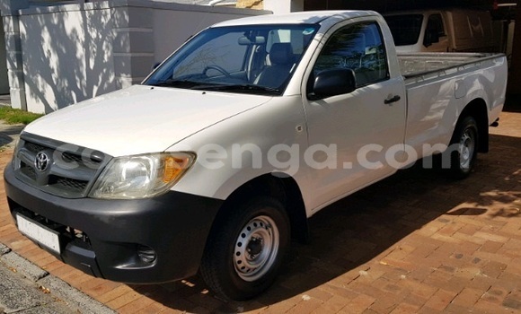 Buy Used Toyota Hilux White Car in Ezulwini in Hhohho Buy Used Toyota Hilux White Car in Ezulwini in Hhohho