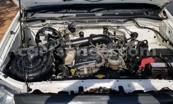 Buy Used Toyota Hilux White Car in Ezulwini in Hhohho Buy Used Toyota Hilux White Car in Ezulwini in Hhohho