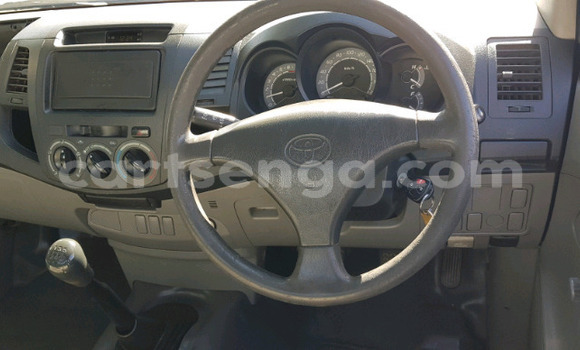 Buy Used Toyota Hilux White Car in Ezulwini in Hhohho Buy Used Toyota Hilux White Car in Ezulwini in Hhohho