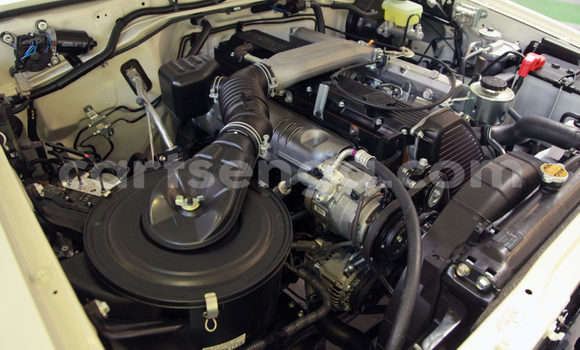 Buy Import Toyota Land Cruiser White Car in Ezulwini in Hhohho Buy Import Toyota Land Cruiser White Car in Ezulwini in Hhohho