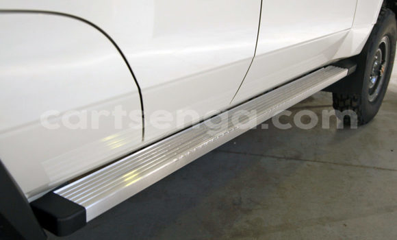 Buy Import Toyota Land Cruiser White Car in Ezulwini in Hhohho Buy Import Toyota Land Cruiser White Car in Ezulwini in Hhohho