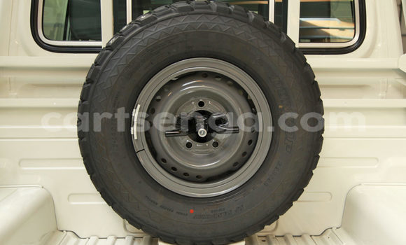 Buy Import Toyota Land Cruiser White Car in Ezulwini in Hhohho Buy Import Toyota Land Cruiser White Car in Ezulwini in Hhohho