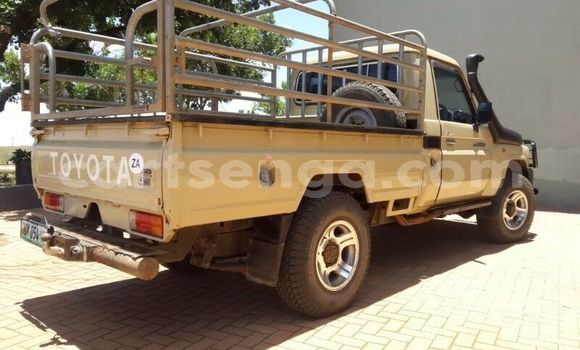 Buy Used Toyota Land Cruiser Brown Car in Ezulwini in Hhohho Buy Used Toyota Land Cruiser Brown Car in Ezulwini in Hhohho