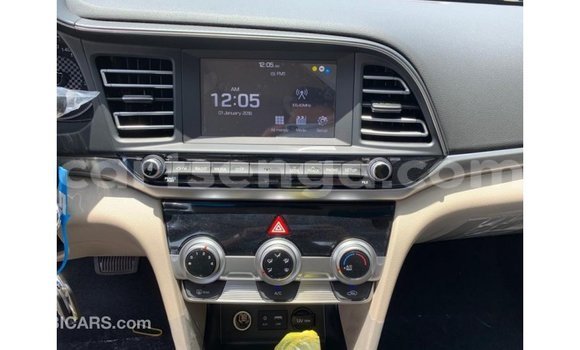 Acheter Import Voiture Hyundai Elantra Blanc à Import - Dubai, Hhohho Acheter Import Voiture Hyundai Elantra Blanc à Import - Dubai, Hhohho