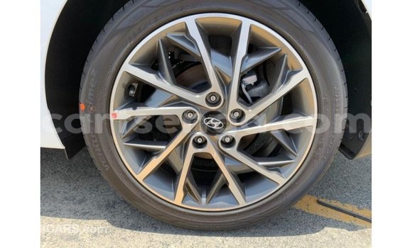 Acheter Import Voiture Hyundai Elantra Blanc à Import - Dubai, Hhohho Acheter Import Voiture Hyundai Elantra Blanc à Import - Dubai, Hhohho