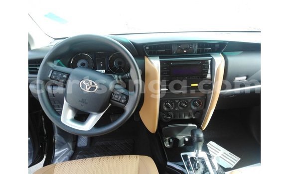 Nunua Imported Toyota Fortuner Black Gari ndani ya Import - Dubai nchini Hhohho Nunua Imported Toyota Fortuner Black Gari ndani ya Import - Dubai nchini Hhohho