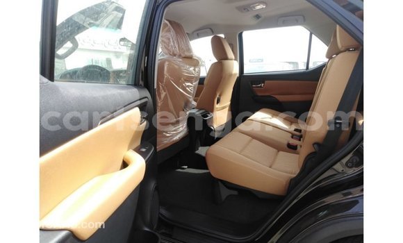 Nunua Imported Toyota Fortuner Black Gari ndani ya Import - Dubai nchini Hhohho Nunua Imported Toyota Fortuner Black Gari ndani ya Import - Dubai nchini Hhohho
