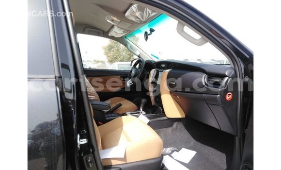 Nunua Imported Toyota Fortuner Black Gari ndani ya Import - Dubai nchini Hhohho Nunua Imported Toyota Fortuner Black Gari ndani ya Import - Dubai nchini Hhohho