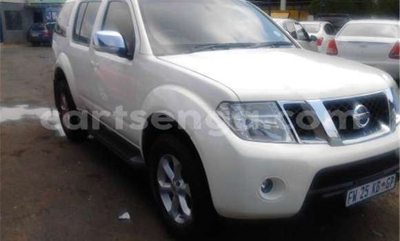 Buy Used Nissan Pathfinder White Car in Manzini in Manzini Buy Used Nissan Pathfinder White Car in Manzini in Manzini