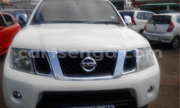 Buy Used Nissan Pathfinder White Car in Manzini in Manzini Buy Used Nissan Pathfinder White Car in Manzini in Manzini