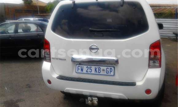 Buy Used Nissan Pathfinder White Car in Manzini in Manzini Buy Used Nissan Pathfinder White Car in Manzini in Manzini