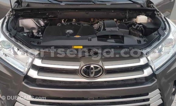 Buy Import Toyota Highlander Other Car in Import - Dubai in Hhohho Buy Import Toyota Highlander Other Car in Import - Dubai in Hhohho