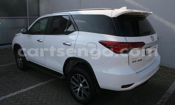 Acheter Occasion Voiture Toyota Fortuner Blanc à Malkerns, Manzini Acheter Occasion Voiture Toyota Fortuner Blanc à Malkerns, Manzini