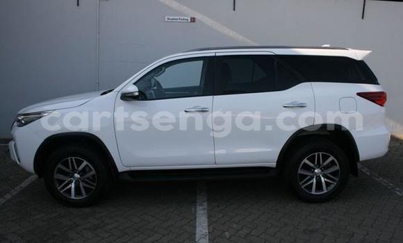 Acheter Occasion Voiture Toyota Fortuner Blanc à Malkerns, Manzini Acheter Occasion Voiture Toyota Fortuner Blanc à Malkerns, Manzini