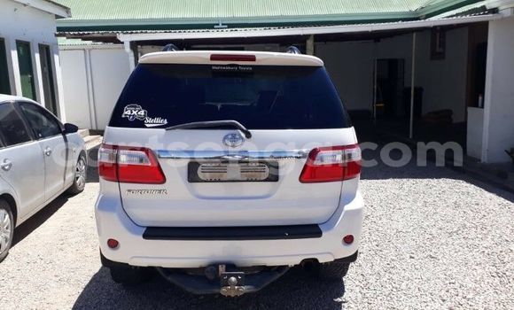 Buy Used Toyota Fortuner White Car in Ezulwini in Hhohho Buy Used Toyota Fortuner White Car in Ezulwini in Hhohho
