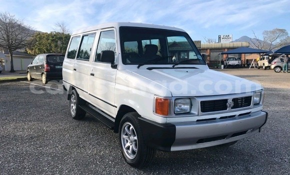 Buy Used Toyota Venza White Car in Ezulwini in Hhohho Buy Used Toyota Venza White Car in Ezulwini in Hhohho