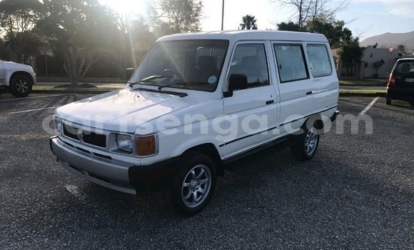 Buy Used Toyota Venza White Car in Ezulwini in Hhohho Buy Used Toyota Venza White Car in Ezulwini in Hhohho