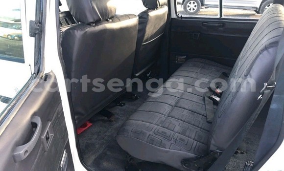 Buy Used Toyota Venza White Car in Ezulwini in Hhohho Buy Used Toyota Venza White Car in Ezulwini in Hhohho