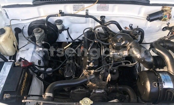 Buy Used Toyota Venza White Car in Ezulwini in Hhohho Buy Used Toyota Venza White Car in Ezulwini in Hhohho