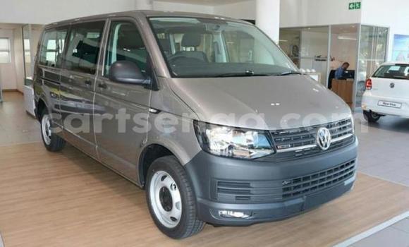 Buy Used Volkswagen Caravelle Other Car in Bhunya in Manzini Buy Used Volkswagen Caravelle Other Car in Bhunya in Manzini