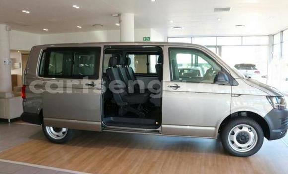 Buy Used Volkswagen Caravelle Other Car in Bhunya in Manzini Buy Used Volkswagen Caravelle Other Car in Bhunya in Manzini