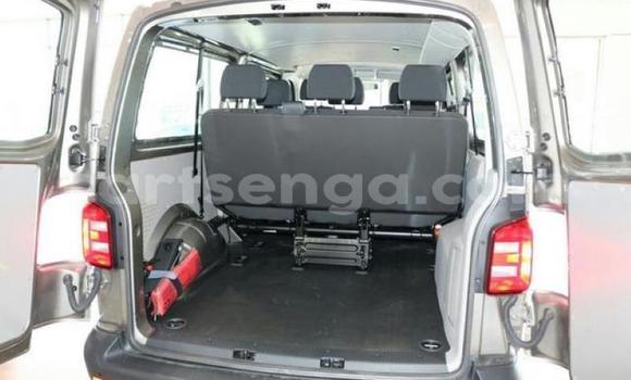 Buy Used Volkswagen Caravelle Other Car in Bhunya in Manzini Buy Used Volkswagen Caravelle Other Car in Bhunya in Manzini