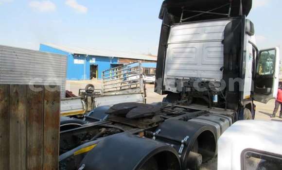 Buy Used Mercedes‒Benz 2644 White Truck in Mbabane in Manzini Buy Used Mercedes‒Benz 2644 White Truck in Mbabane in Manzini