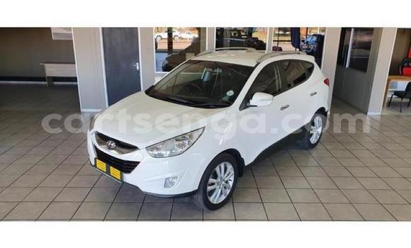 Nunua Ilio tumika Hyundai ix35 Silver Gari ndani ya Manzini nchini Manzini Nunua Ilio tumika Hyundai ix35 Silver Gari ndani ya Manzini nchini Manzini