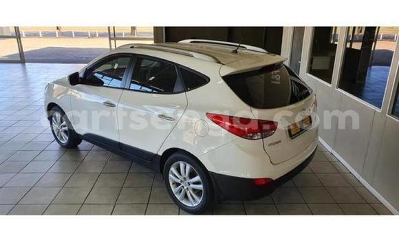 Nunua Ilio tumika Hyundai ix35 Silver Gari ndani ya Manzini nchini Manzini Nunua Ilio tumika Hyundai ix35 Silver Gari ndani ya Manzini nchini Manzini