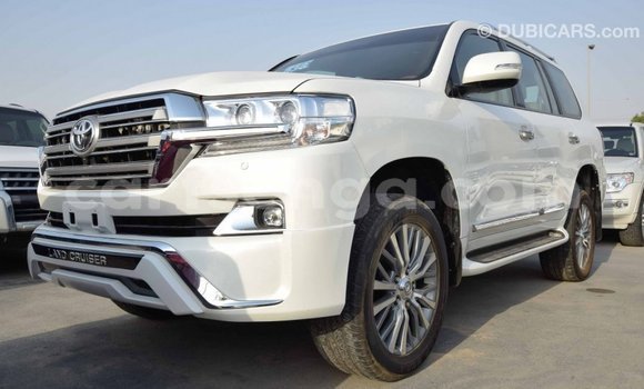 Buy Import Toyota Land Cruiser White Car in Import - Dubai in Hhohho Buy Import Toyota Land Cruiser White Car in Import - Dubai in Hhohho