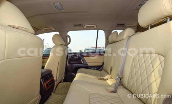 Buy Import Toyota Land Cruiser White Car in Import - Dubai in Hhohho Buy Import Toyota Land Cruiser White Car in Import - Dubai in Hhohho