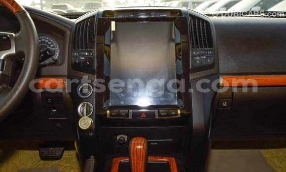 Buy Import Toyota Land Cruiser White Car in Import - Dubai in Hhohho Buy Import Toyota Land Cruiser White Car in Import - Dubai in Hhohho