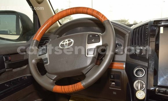 Buy Import Toyota Land Cruiser White Car in Import - Dubai in Hhohho Buy Import Toyota Land Cruiser White Car in Import - Dubai in Hhohho