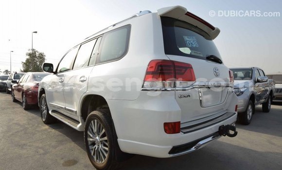 Buy Import Toyota Land Cruiser White Car in Import - Dubai in Hhohho Buy Import Toyota Land Cruiser White Car in Import - Dubai in Hhohho