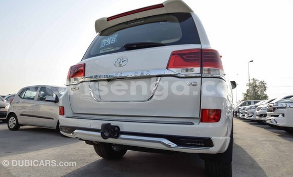 Buy Import Toyota Land Cruiser White Car in Import - Dubai in Hhohho Buy Import Toyota Land Cruiser White Car in Import - Dubai in Hhohho