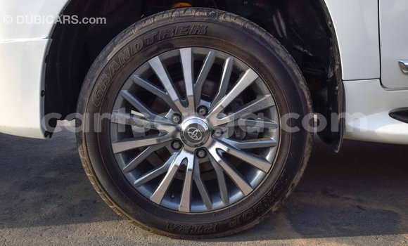 Buy Import Toyota Land Cruiser White Car in Import - Dubai in Hhohho Buy Import Toyota Land Cruiser White Car in Import - Dubai in Hhohho