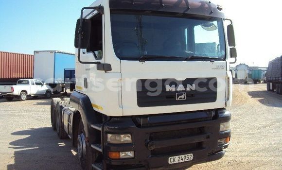 Nunua Ilio tumika Marcos LM 400 White Gari ndani ya Bhunya nchini Manzini Nunua Ilio tumika Marcos LM 400 White Gari ndani ya Bhunya nchini Manzini