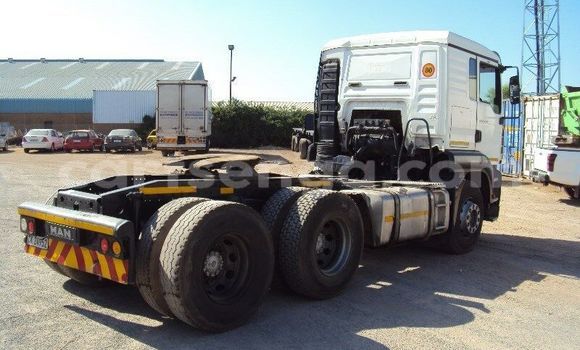 Nunua Ilio tumika Marcos LM 400 White Gari ndani ya Bhunya nchini Manzini Nunua Ilio tumika Marcos LM 400 White Gari ndani ya Bhunya nchini Manzini