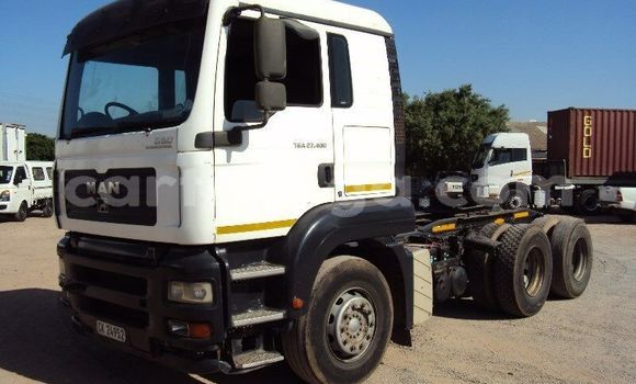 Nunua Ilio tumika Marcos LM 400 White Gari ndani ya Bhunya nchini Manzini Nunua Ilio tumika Marcos LM 400 White Gari ndani ya Bhunya nchini Manzini