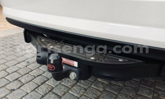 Nunua Ilio tumika Toyota Fortuner White Gari ndani ya Bhunya nchini Manzini Nunua Ilio tumika Toyota Fortuner White Gari ndani ya Bhunya nchini Manzini