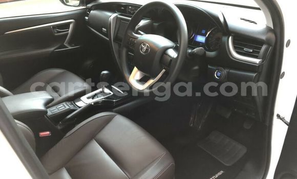 Nunua Ilio tumika Toyota Fortuner White Gari ndani ya Bhunya nchini Manzini Nunua Ilio tumika Toyota Fortuner White Gari ndani ya Bhunya nchini Manzini