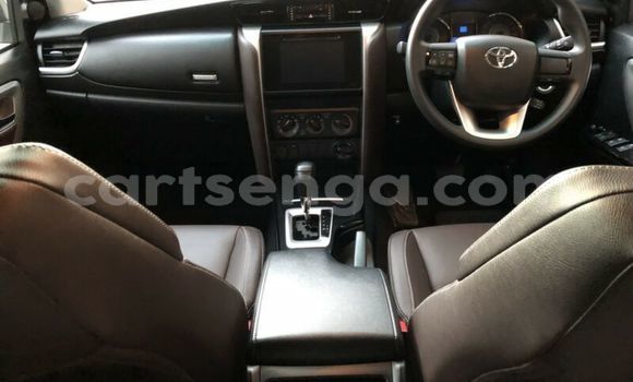 Nunua Ilio tumika Toyota Fortuner White Gari ndani ya Bhunya nchini Manzini Nunua Ilio tumika Toyota Fortuner White Gari ndani ya Bhunya nchini Manzini